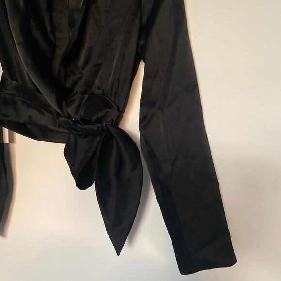 Babaton Blouse Womens XXS Capsule Wardrobe Career Timeless Dainty Feminine Date - Picture 3 of 9